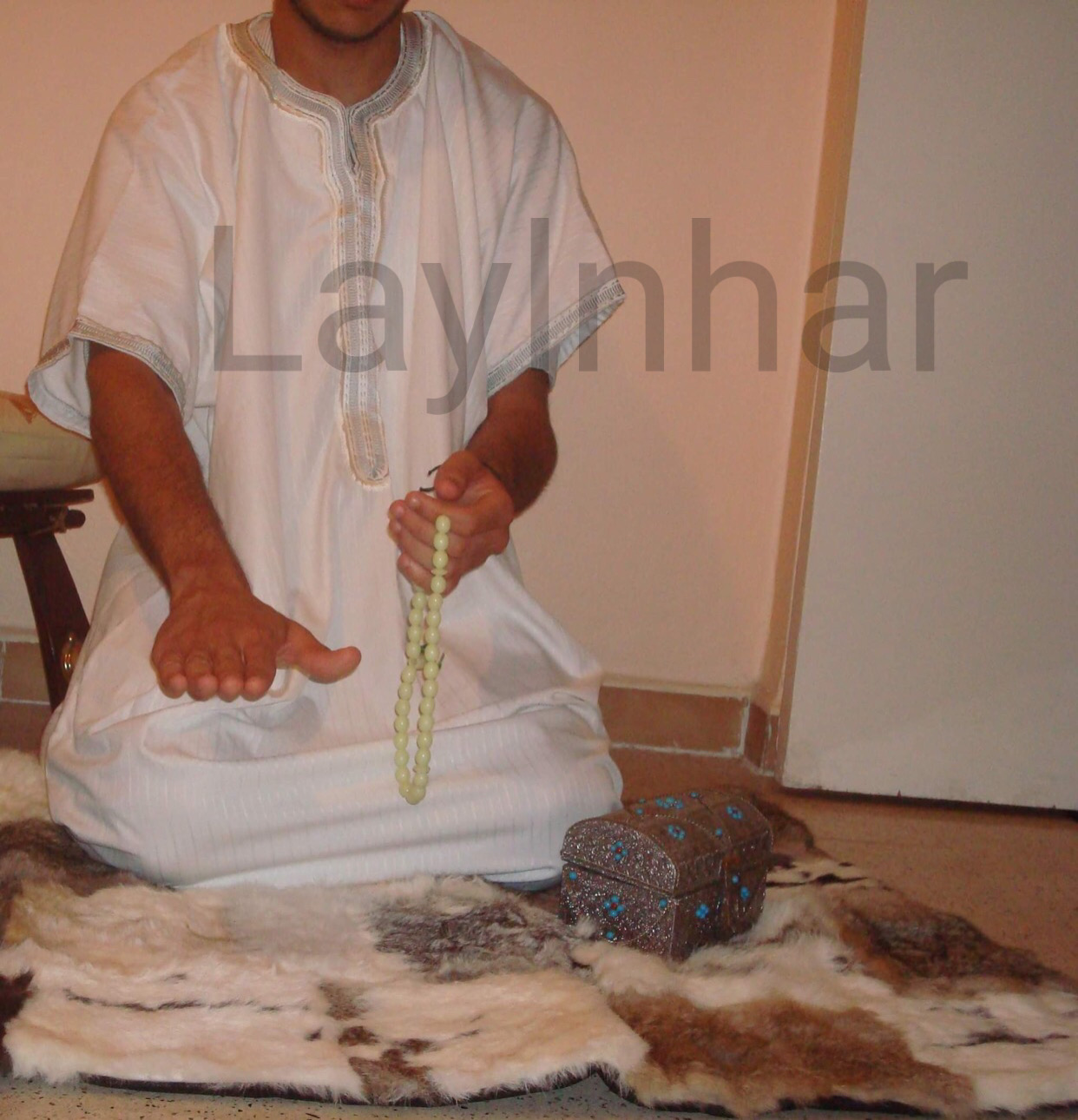 مشعوذ تائب يعترف
