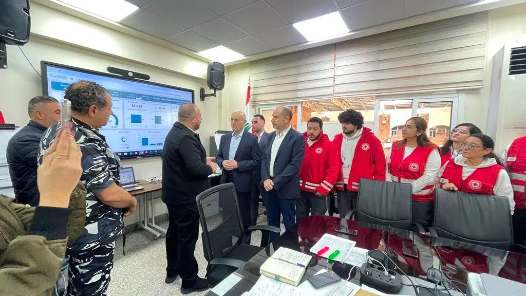 الحجار تفقد غرفة عمليات لجنة ادارة الأزمات والكوارث في صيدا