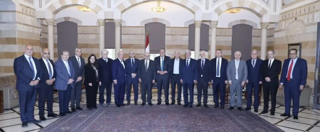 رئيس الحكومة استقبل وفدا من الهيئات الاقتصادية شقير: الأزمة طويلة ويجب أن نتكاتف ليستمر القطاع الخاص