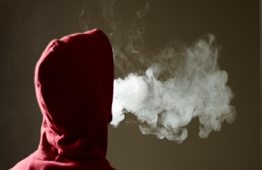 في تحذير جديد.. أدلة متزايدة على العلاقة بين التدخين الإلكتروني والسرطان