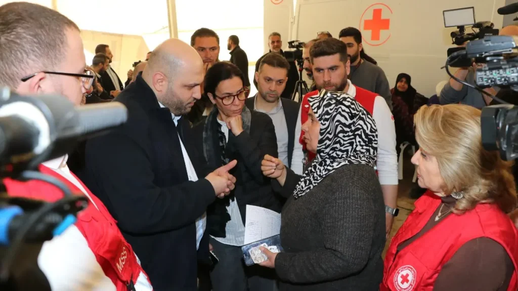 ناصر الدين تفقد مركز الاستضافة في المدينة الرياضية: الدواء مؤمن والاستيراد مستمر ونقوم بمعالجة ما يظهر من ثغرات