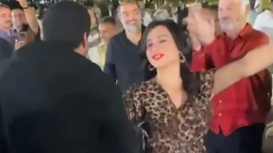 6EF595BE-031E-485D-A6FF-0F9707411545