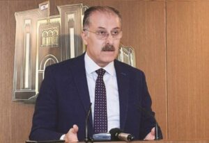 9E35F256-654C-40F9-A3F6-12806DA1E129