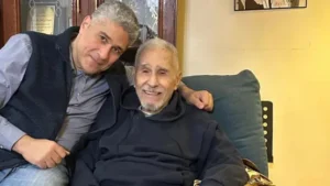 E5C909A0-D1E4-4E35-A70E-6D8FC50E7988