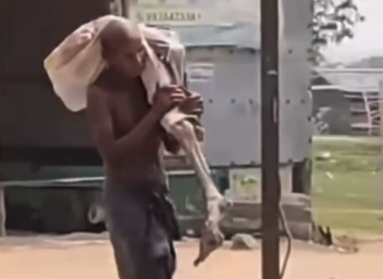 واقعة غريبة في الهند..أخرج رفات شقيقته من القبر ليحضرها الى البنك ..ما القصة؟-فيديو