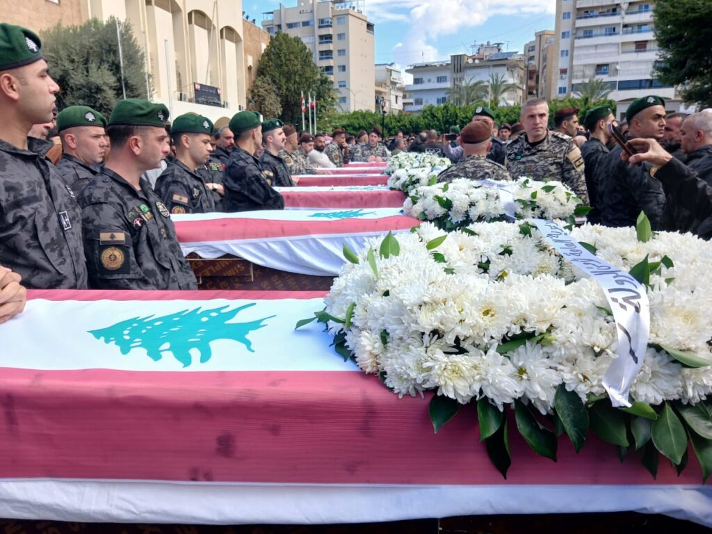 بالصور – صيدا تودّع شهداء أمن الدولة الـ13