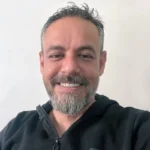 التناقض في التصريحات السياسية… أسلوب إعلامي جديد.. أم غباء واستعلاء؟