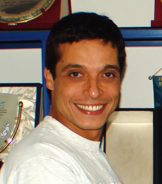 الفنان عامر منيب