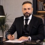 التناقض في التصريحات السياسية… أسلوب إعلامي جديد.. أم غباء واستعلاء؟