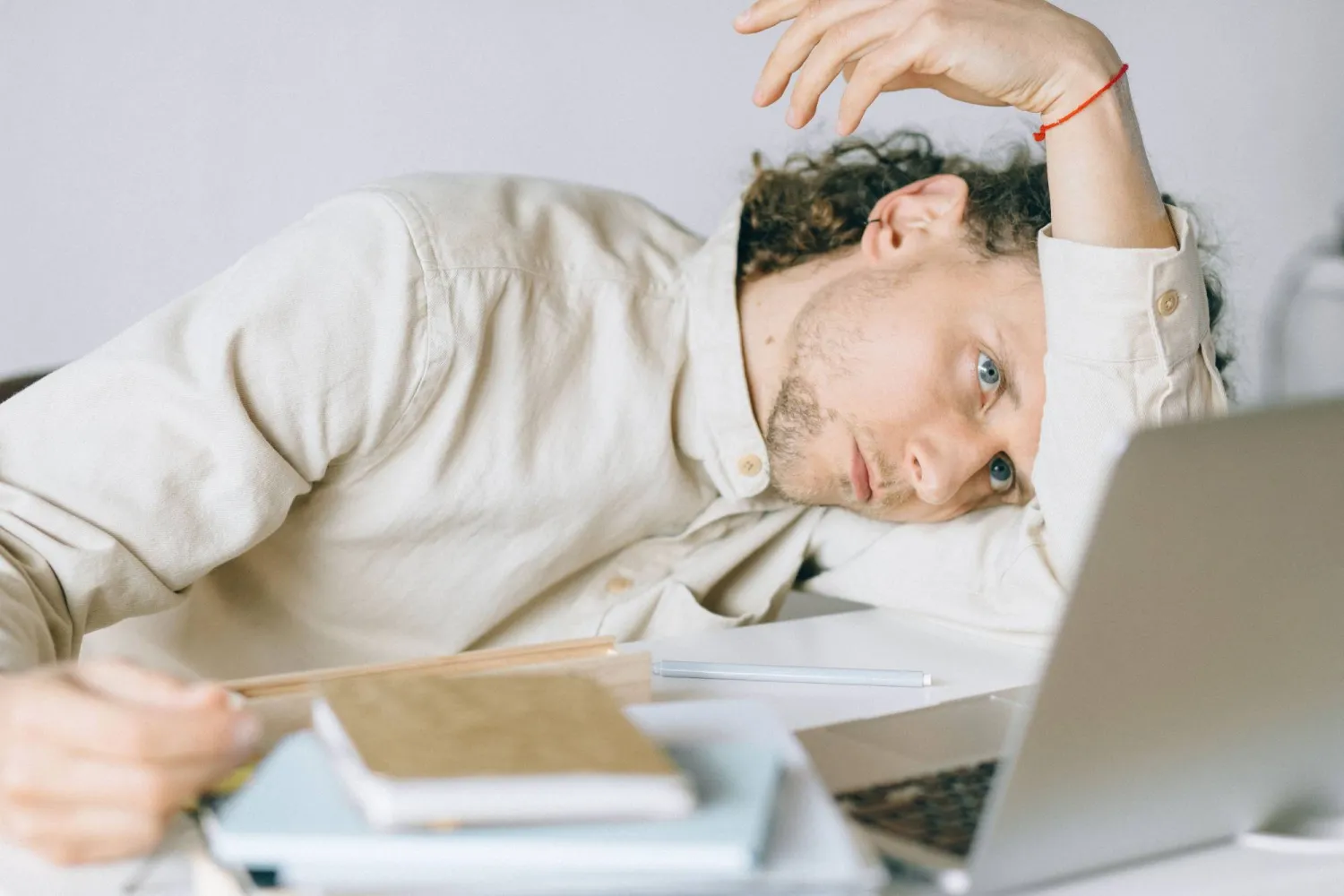 تشعر بالإرهاق باستمرار؟ نقص عنصرين غذائيين قد يكون السبب