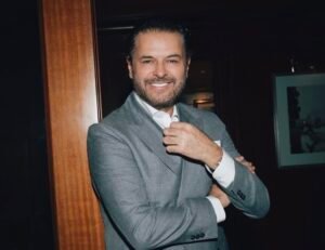 راغب علامة ينفي شائعات خلافه مع جيرانه.. ويستعد للقاء جمهوره في العلمين