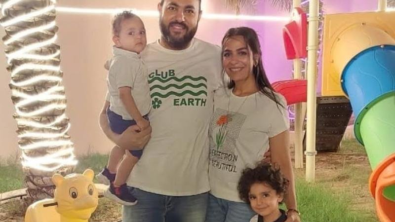 بسمة مع عائلتها