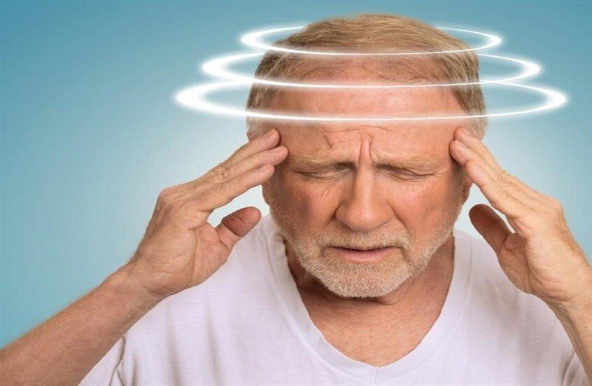 لماذا نشعر بالدوار عند النهوض؟